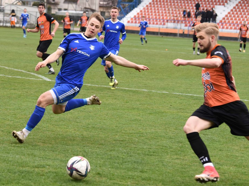 III liga piłkarska. Grupa IV. *KSZO 1929 Ostrowiec Świętokrzyski - Sokół Sieniawa 1:3