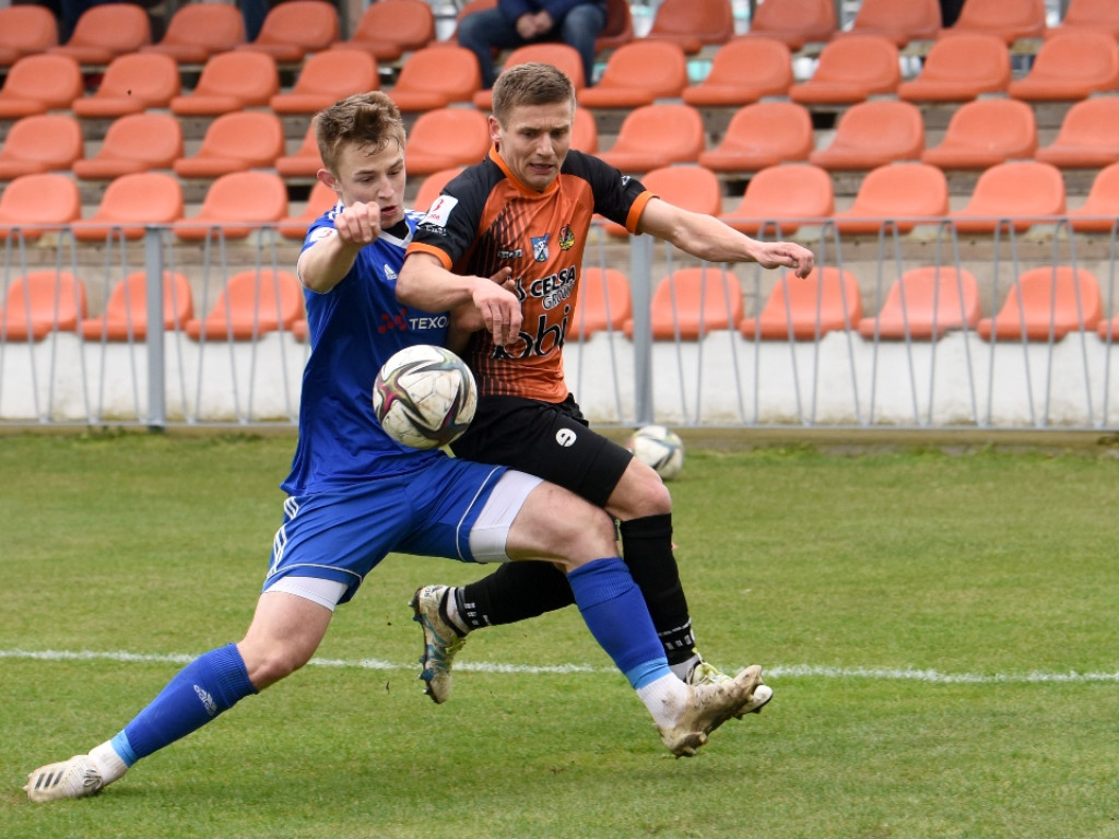 III liga piłkarska. Grupa IV. *KSZO 1929 Ostrowiec Świętokrzyski - Sokół Sieniawa 1:3