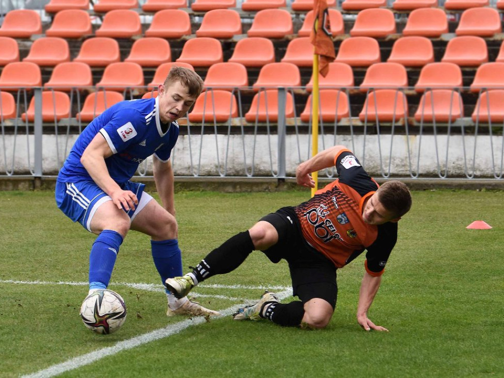 III liga piłkarska. Grupa IV. *KSZO 1929 Ostrowiec Świętokrzyski - Sokół Sieniawa 1:3