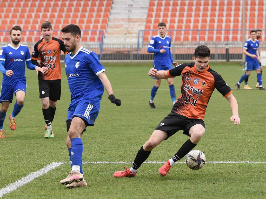 III liga piłkarska. Grupa IV. *KSZO 1929 Ostrowiec Świętokrzyski - Sokół Sieniawa 1:3