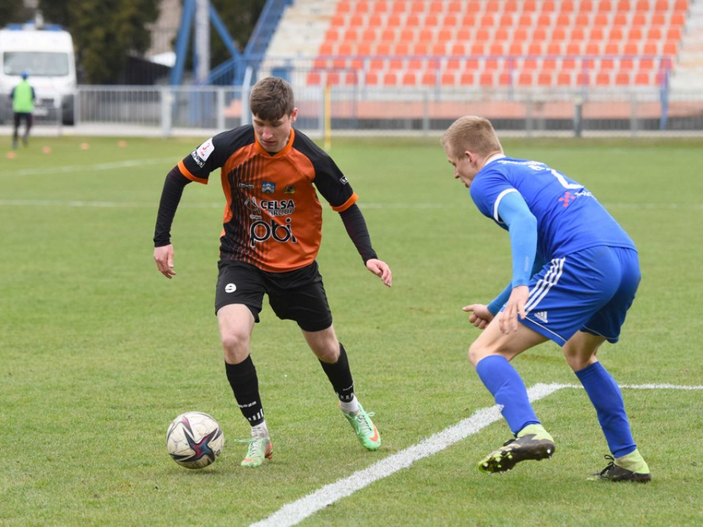 III liga piłkarska. Grupa IV. *KSZO 1929 Ostrowiec Świętokrzyski - Sokół Sieniawa 1:3