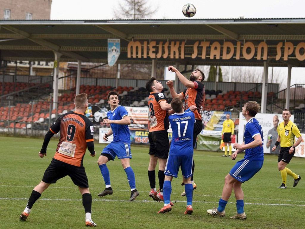 III liga piłkarska. Grupa IV. *KSZO 1929 Ostrowiec Świętokrzyski - Sokół Sieniawa 1:3