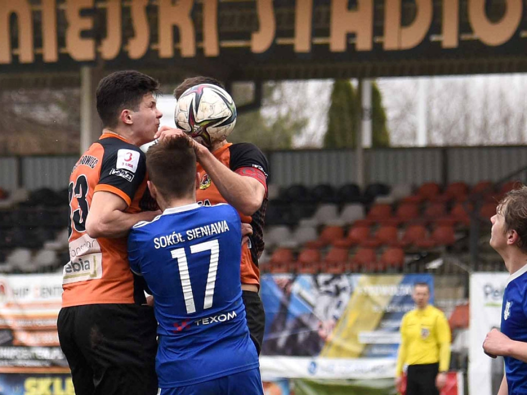 III liga piłkarska. Grupa IV. *KSZO 1929 Ostrowiec Świętokrzyski - Sokół Sieniawa 1:3