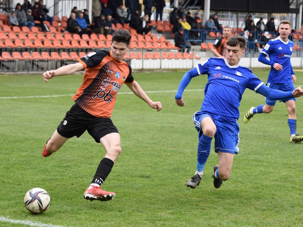 III liga piłkarska. Grupa IV. *KSZO 1929 Ostrowiec Świętokrzyski - Sokół Sieniawa 1:3