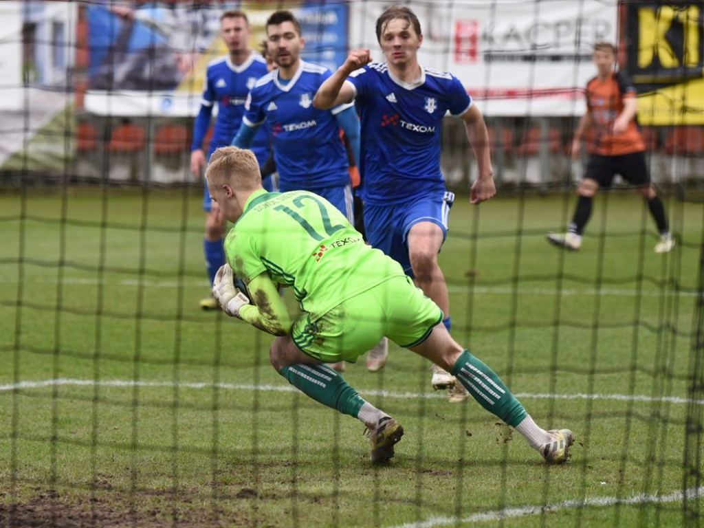 III liga piłkarska. Grupa IV. *KSZO 1929 Ostrowiec Świętokrzyski - Sokół Sieniawa 1:3