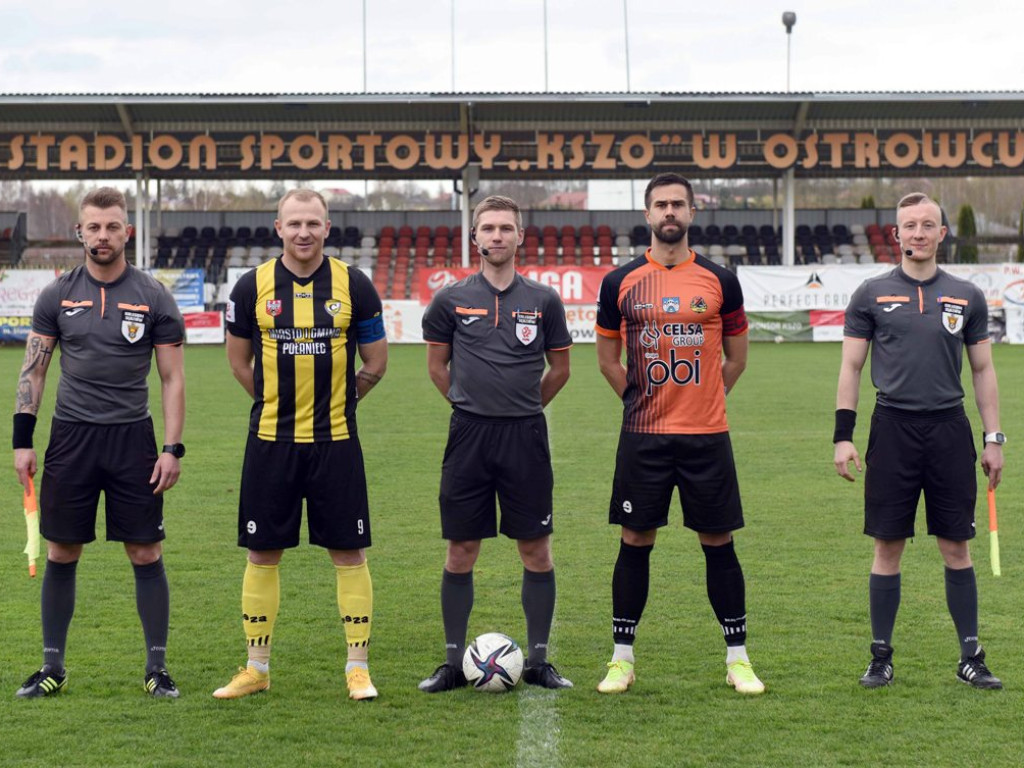 III liga piłkarska. Grupa IV. *KSZO1929 Ostrowiec Świętokrzyski - Czarni Połaniec 2:1