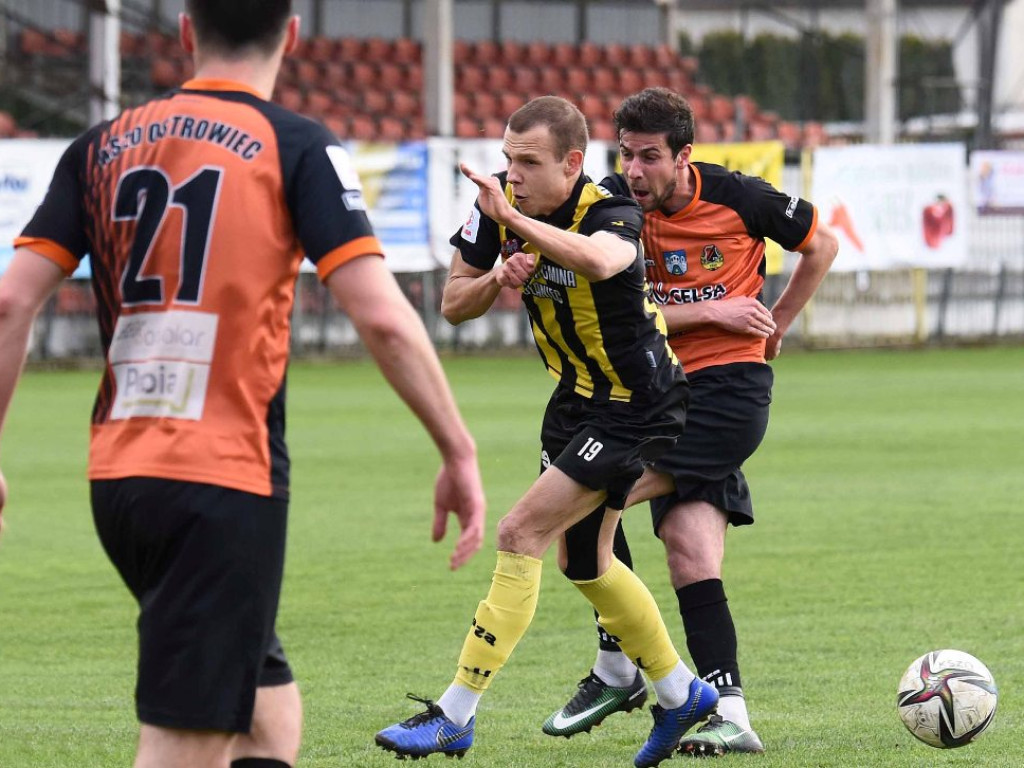 III liga piłkarska. Grupa IV. *KSZO1929 Ostrowiec Świętokrzyski - Czarni Połaniec 2:1