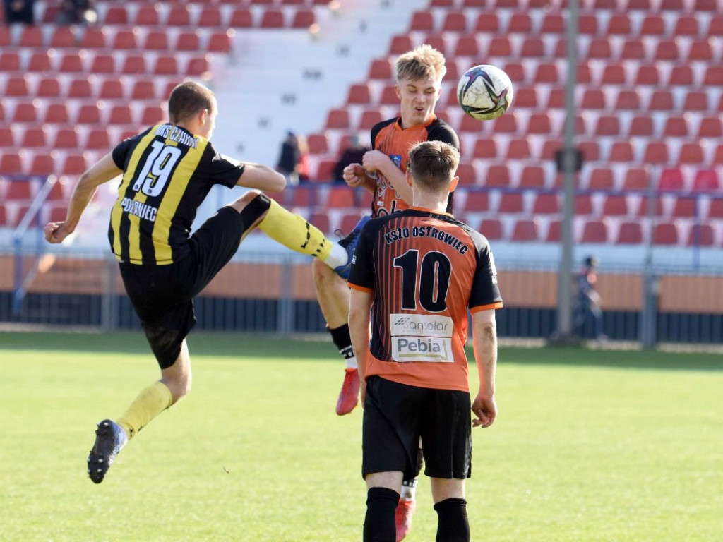 III liga piłkarska. Grupa IV. *KSZO1929 Ostrowiec Świętokrzyski - Czarni Połaniec 2:1