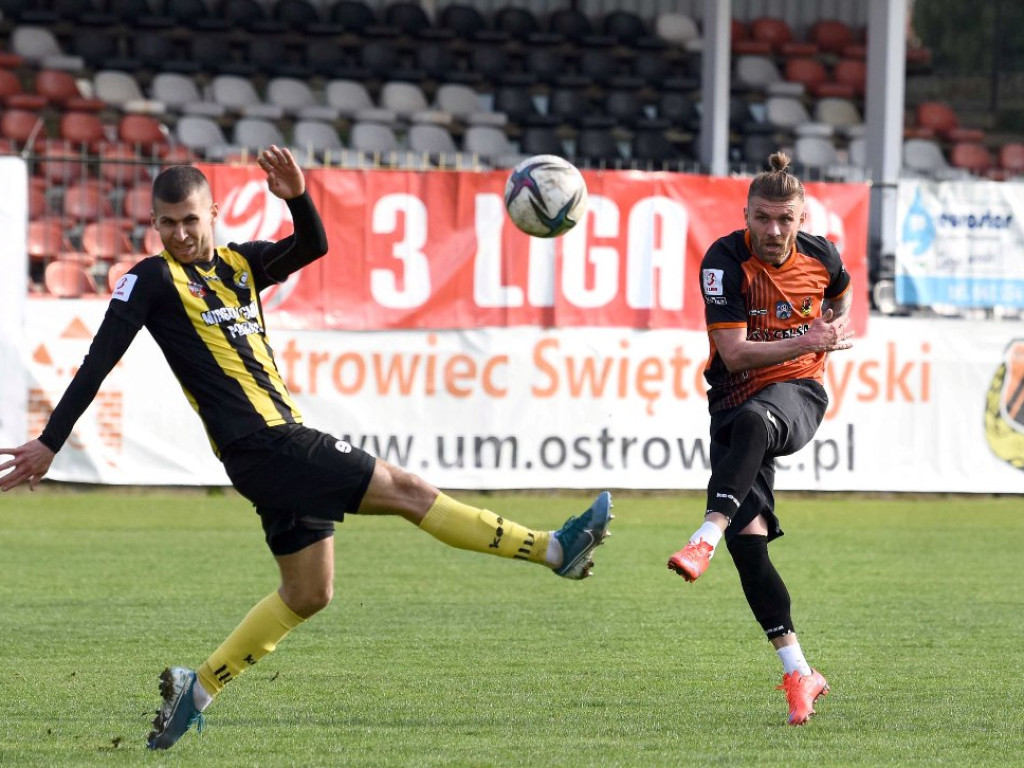 III liga piłkarska. Grupa IV. *KSZO1929 Ostrowiec Świętokrzyski - Czarni Połaniec 2:1