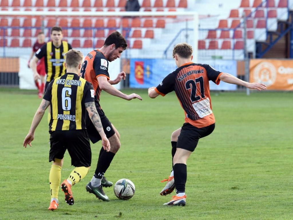 III liga piłkarska. Grupa IV. *KSZO1929 Ostrowiec Świętokrzyski - Czarni Połaniec 2:1