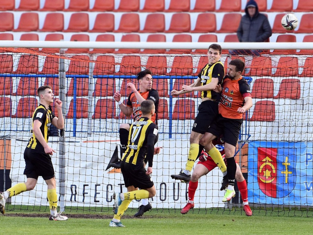 III liga piłkarska. Grupa IV. *KSZO1929 Ostrowiec Świętokrzyski - Czarni Połaniec 2:1