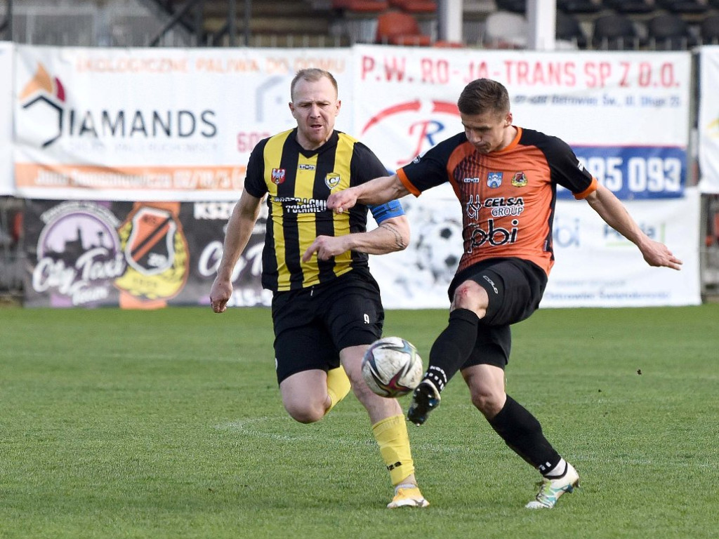 III liga piłkarska. Grupa IV. *KSZO1929 Ostrowiec Świętokrzyski - Czarni Połaniec 2:1