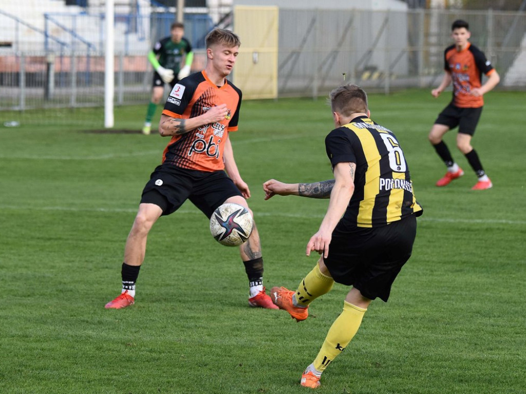 III liga piłkarska. Grupa IV. *KSZO1929 Ostrowiec Świętokrzyski - Czarni Połaniec 2:1