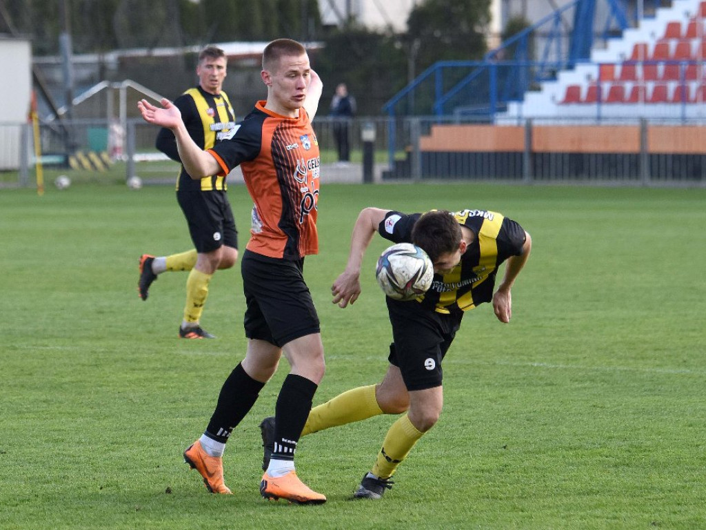 III liga piłkarska. Grupa IV. *KSZO1929 Ostrowiec Świętokrzyski - Czarni Połaniec 2:1