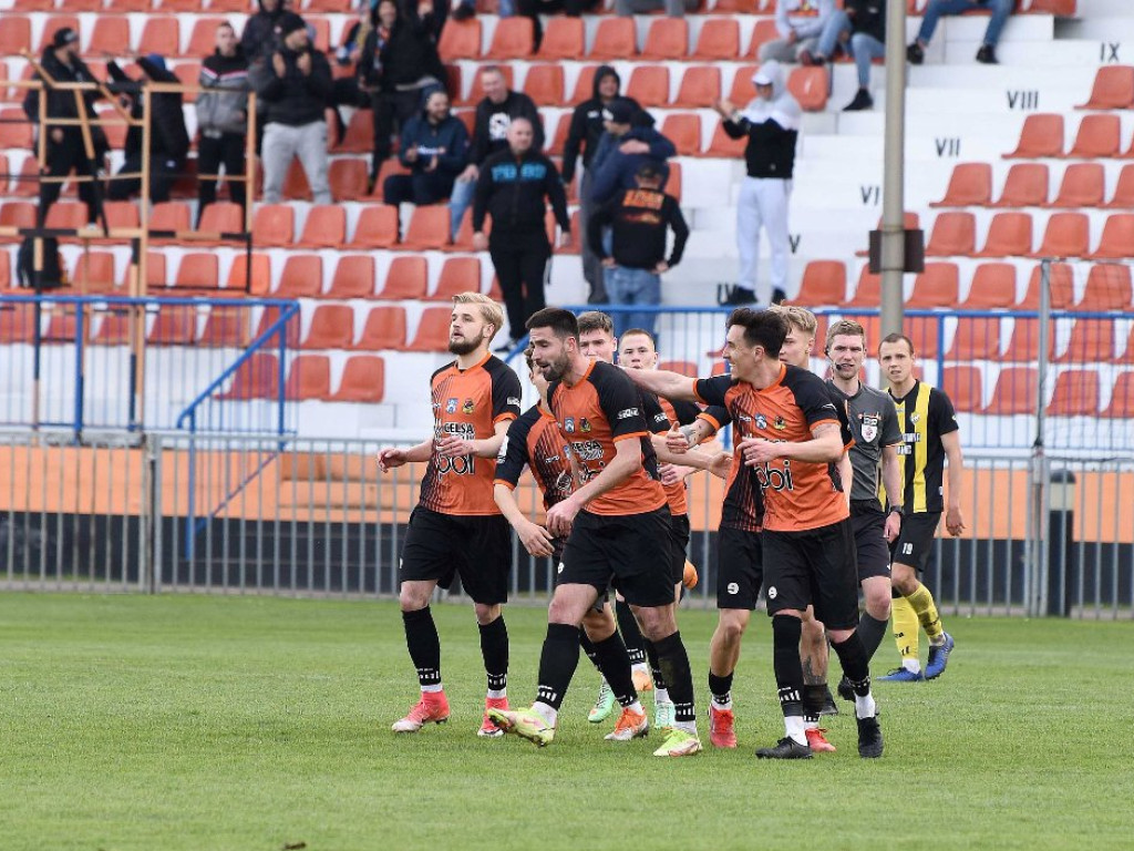 III liga piłkarska. Grupa IV. *KSZO1929 Ostrowiec Świętokrzyski - Czarni Połaniec 2:1