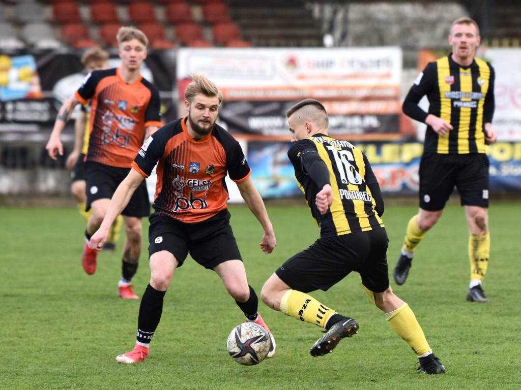 III liga piłkarska. Grupa IV. *KSZO1929 Ostrowiec Świętokrzyski - Czarni Połaniec 2:1