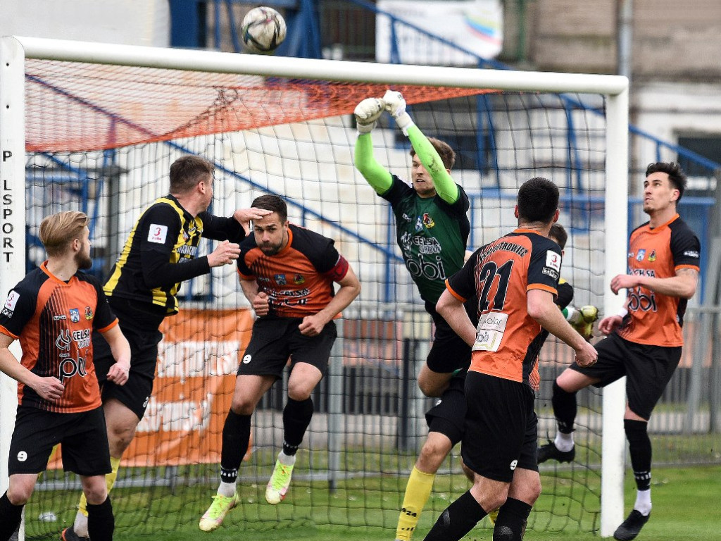 III liga piłkarska. Grupa IV. *KSZO1929 Ostrowiec Świętokrzyski - Czarni Połaniec 2:1