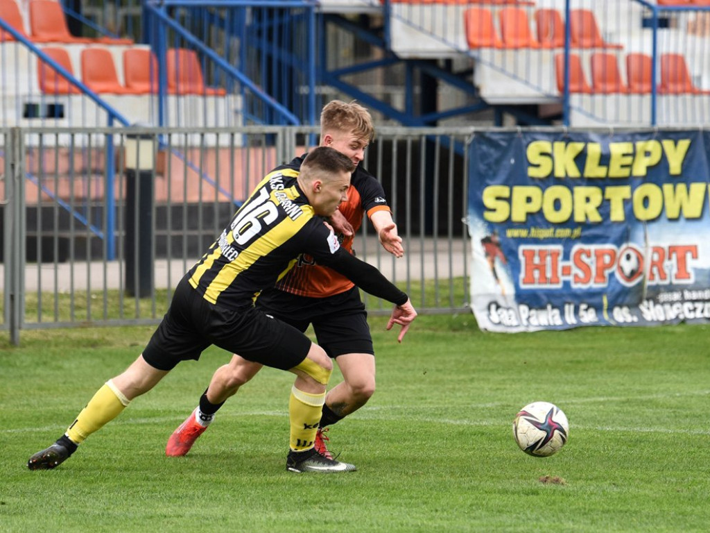 III liga piłkarska. Grupa IV. *KSZO1929 Ostrowiec Świętokrzyski - Czarni Połaniec 2:1