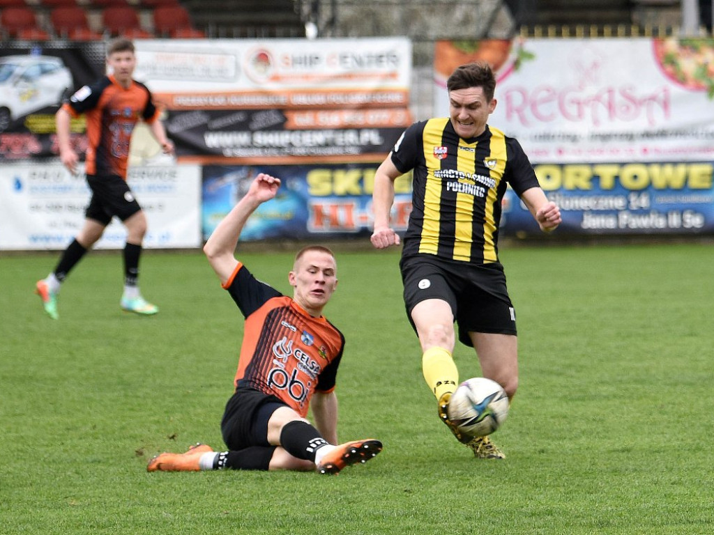 III liga piłkarska. Grupa IV. *KSZO1929 Ostrowiec Świętokrzyski - Czarni Połaniec 2:1