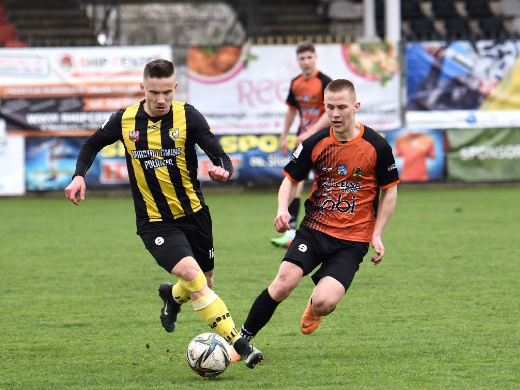 III liga piłkarska. Grupa IV. *KSZO1929 Ostrowiec Świętokrzyski - Czarni Połaniec 2:1
