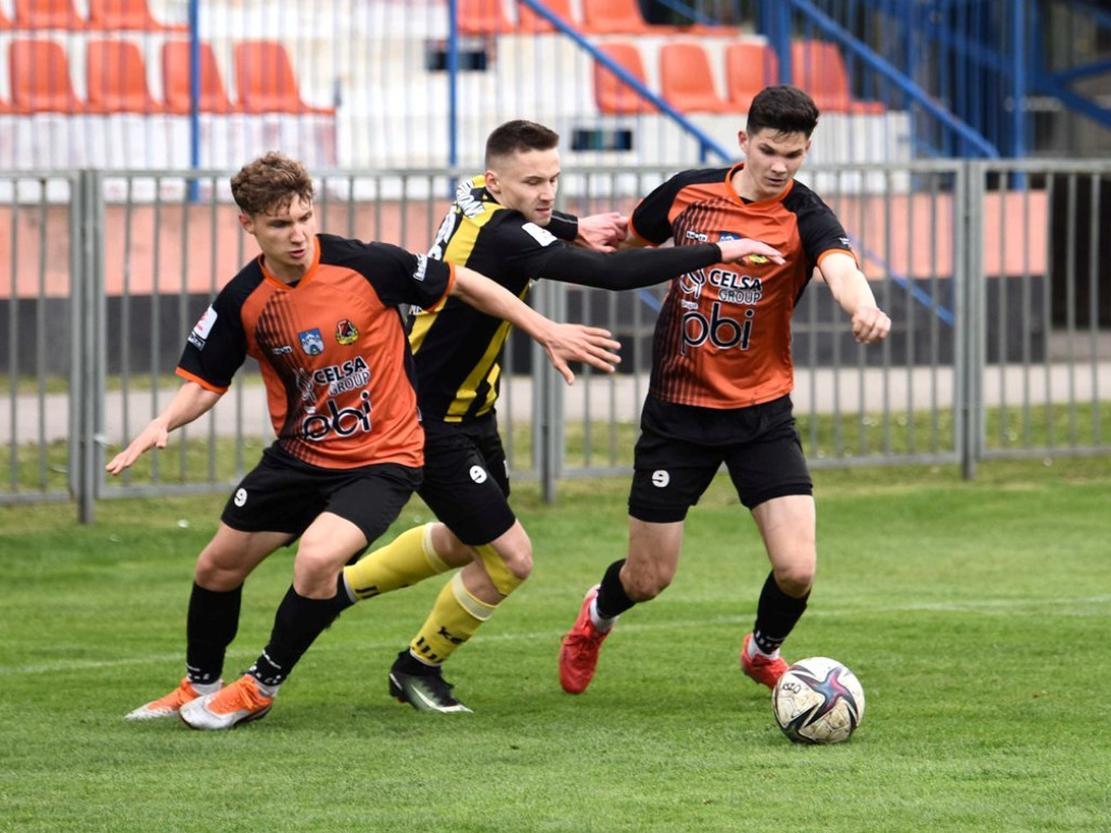 III liga piłkarska. Grupa IV. *KSZO1929 Ostrowiec Świętokrzyski - Czarni Połaniec 2:1