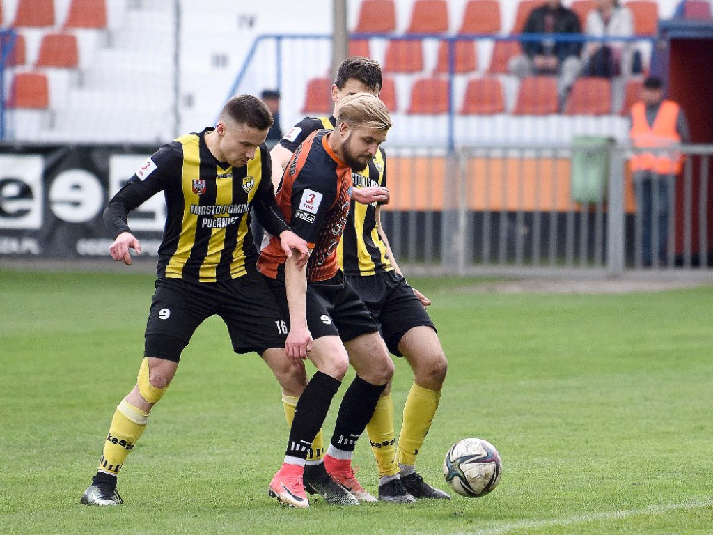III liga piłkarska. Grupa IV. *KSZO1929 Ostrowiec Świętokrzyski - Czarni Połaniec 2:1