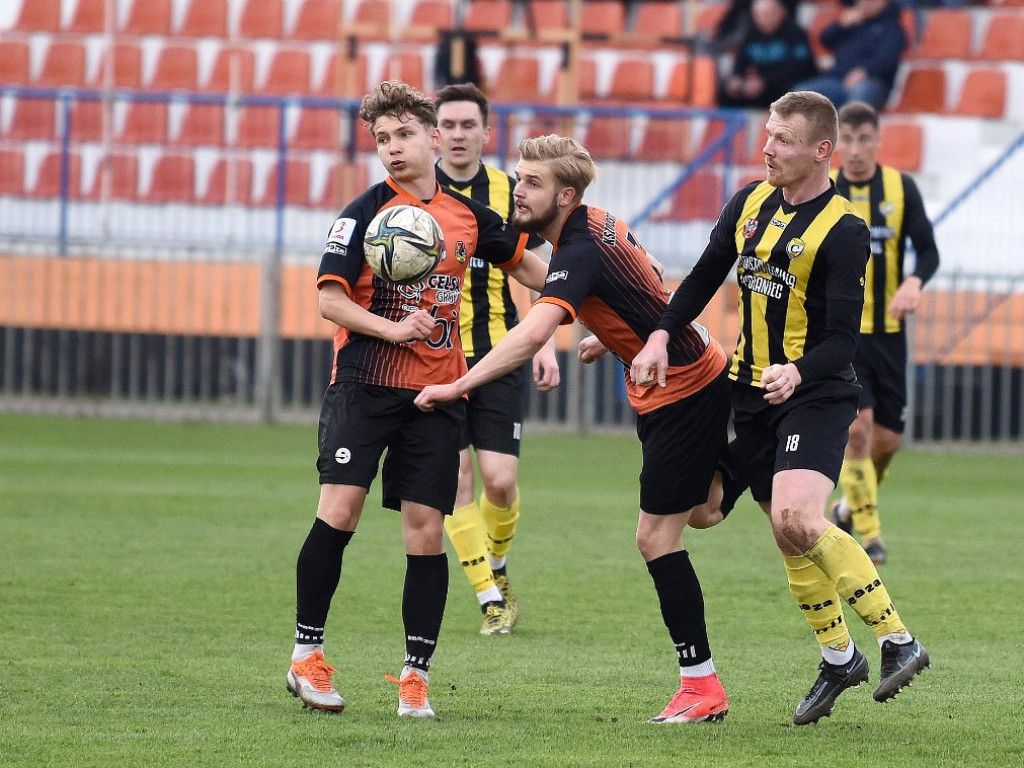 III liga piłkarska. Grupa IV. *KSZO1929 Ostrowiec Świętokrzyski - Czarni Połaniec 2:1