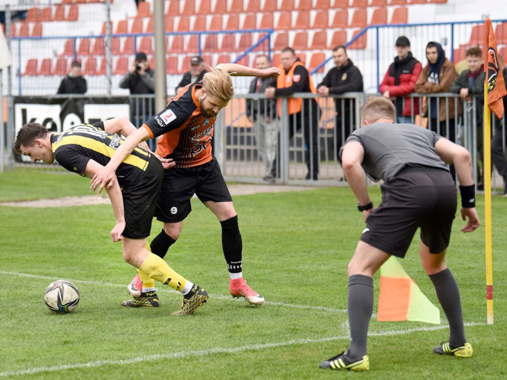 III liga piłkarska. Grupa IV. *KSZO1929 Ostrowiec Świętokrzyski - Czarni Połaniec 2:1