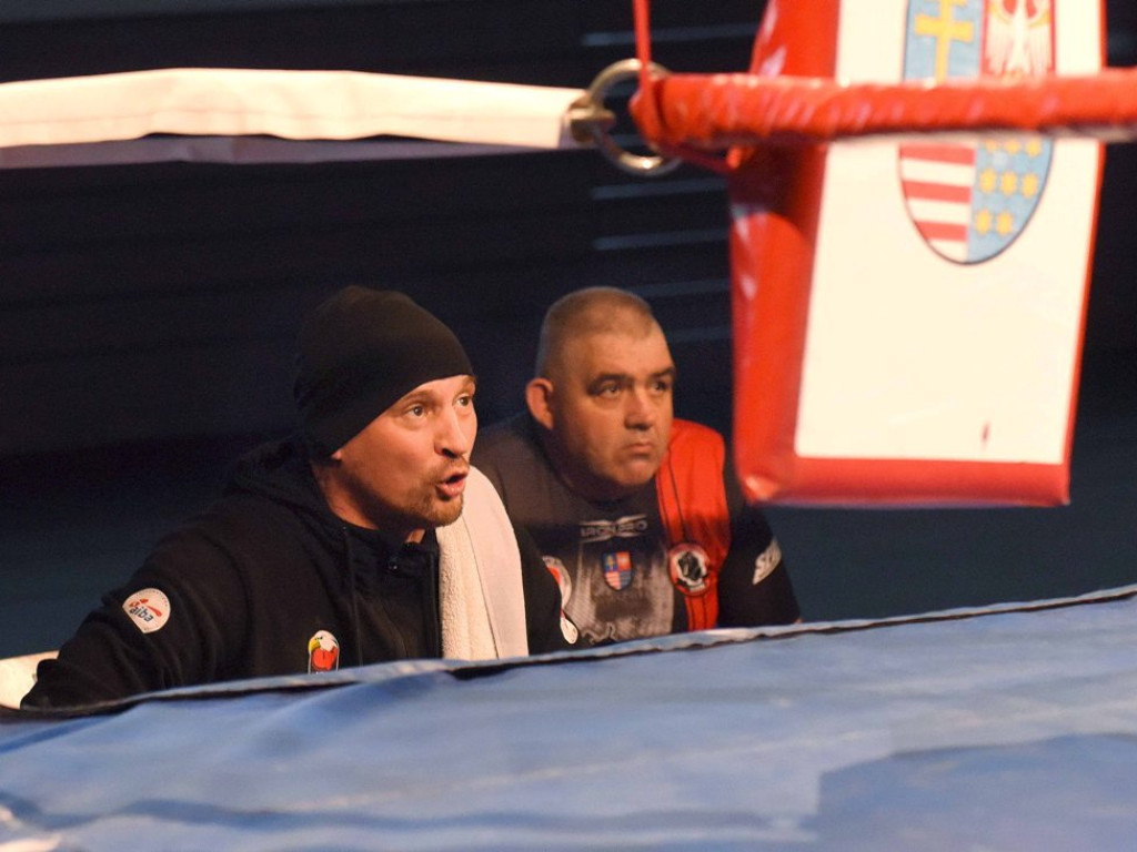 Pięściarska Międzywojewódzka Liga Juniorów. *Świętokrzyskie - Lubelskie 19:15
