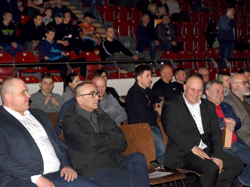 Ciekawe walki, ale za dużo walkowerów (zdjęcia)