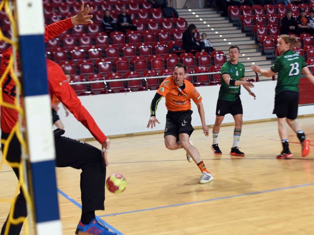 I liga piłki ręcznej mężczyzn. Grupa D. *KSZO Ostrowiec Świętokrzyski - MKS Olimpia Piekary Śląskie 25:32
