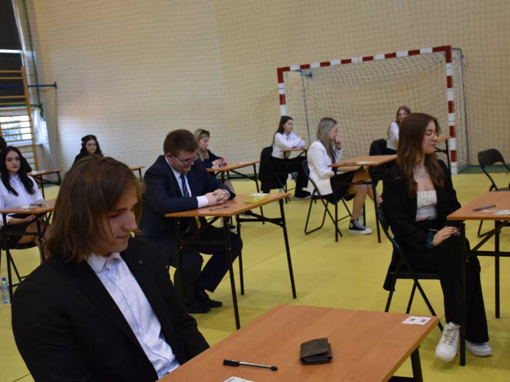 Rozpoczęły się matury (zdjęcia). Połamania piór!
