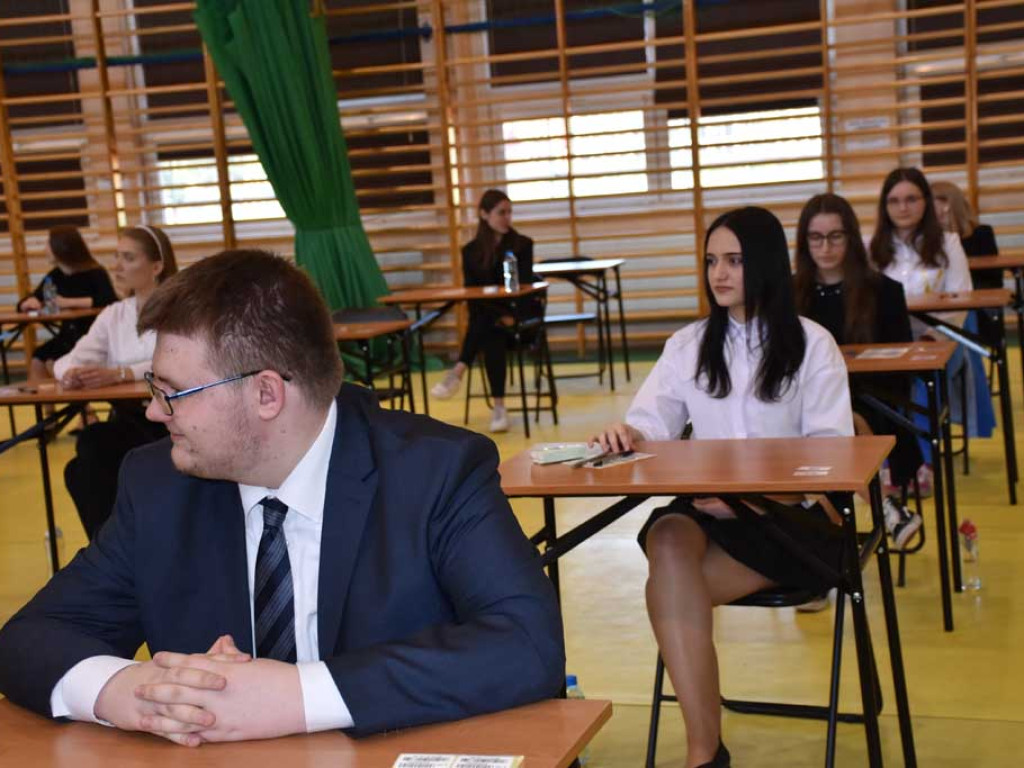Rozpoczęły się matury (zdjęcia). Połamania piór!