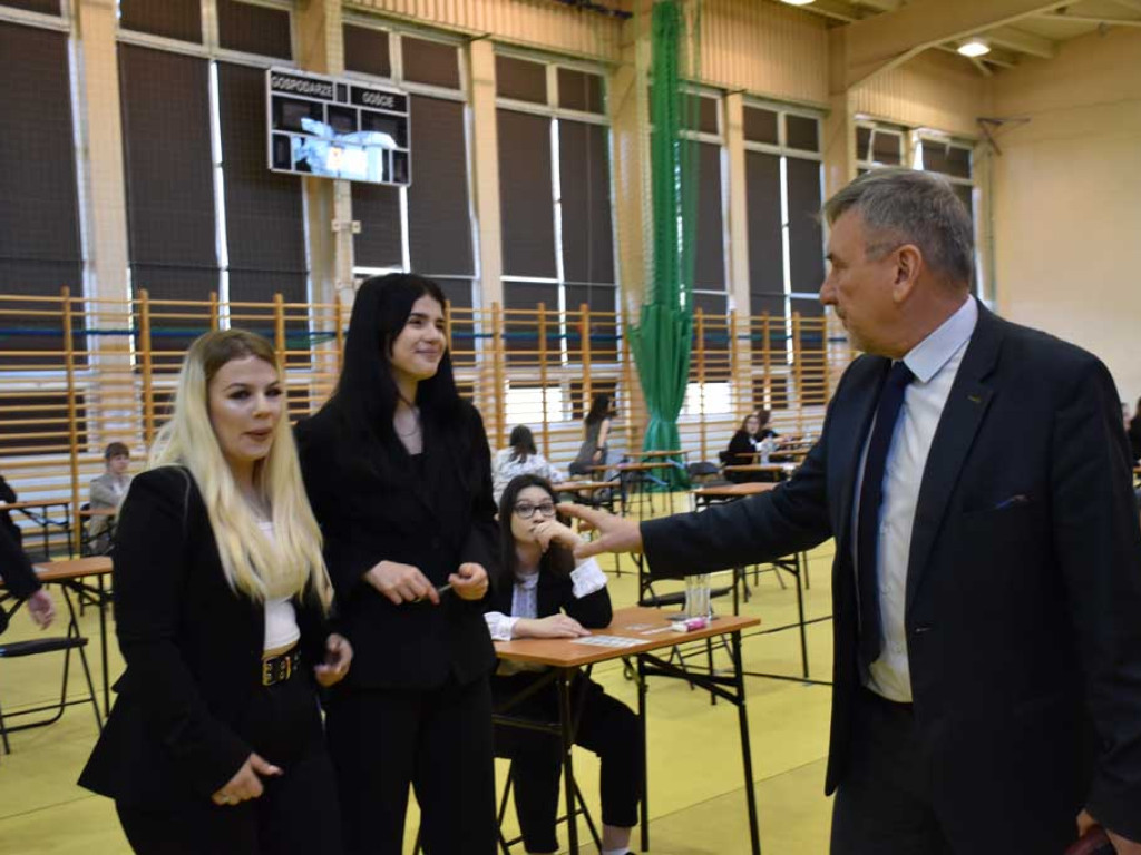 Rozpoczęły się matury (zdjęcia). Połamania piór!