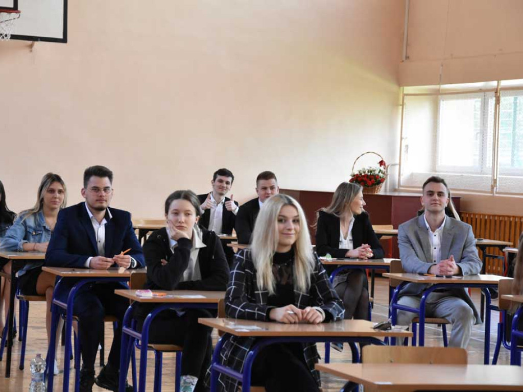 Rozpoczęły się matury (zdjęcia). Połamania piór!