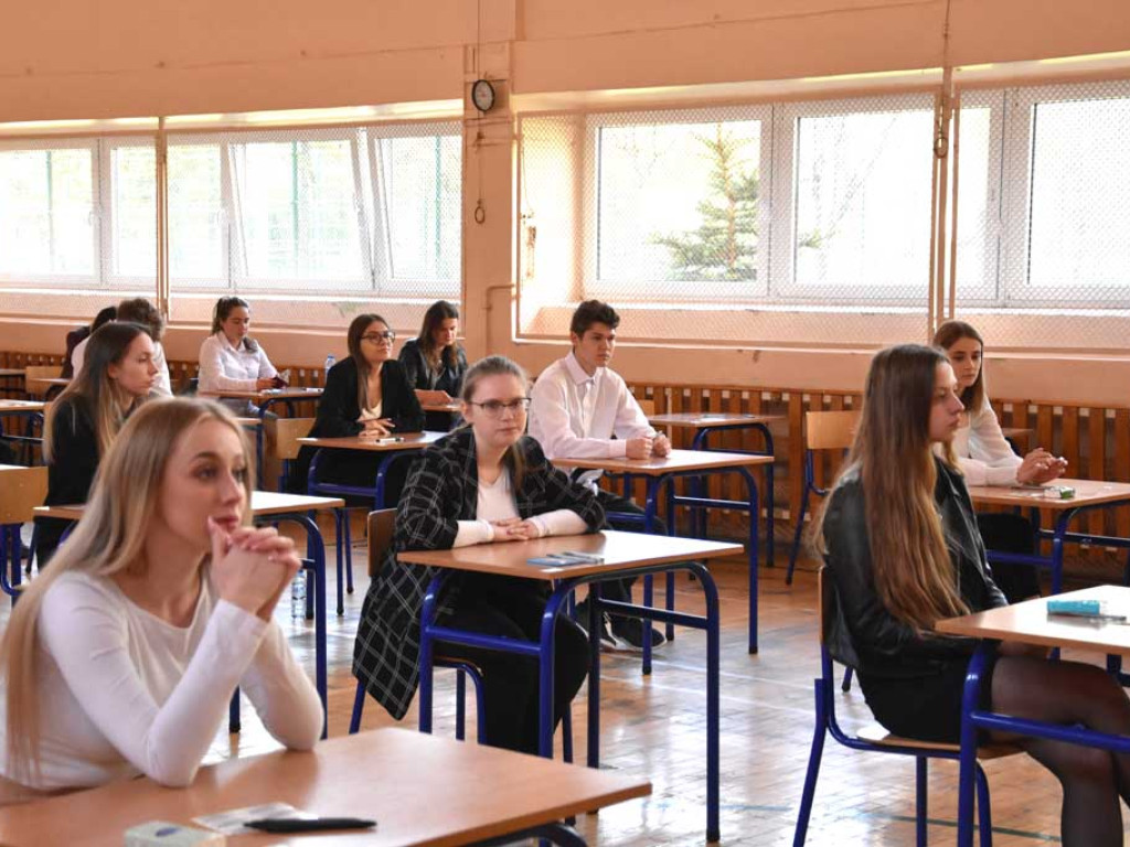 Rozpoczęły się matury (zdjęcia). Połamania piór!