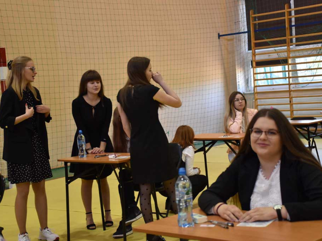 Rozpoczęły się matury (zdjęcia). Połamania piór!