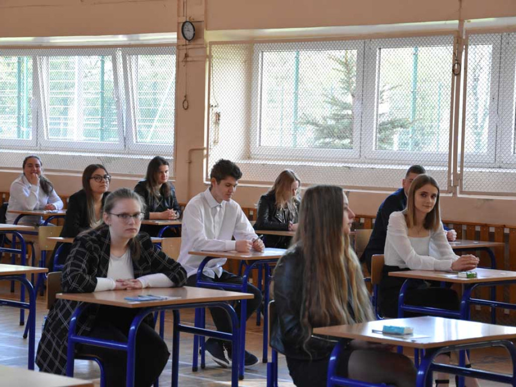 Rozpoczęły się matury (zdjęcia). Połamania piór!