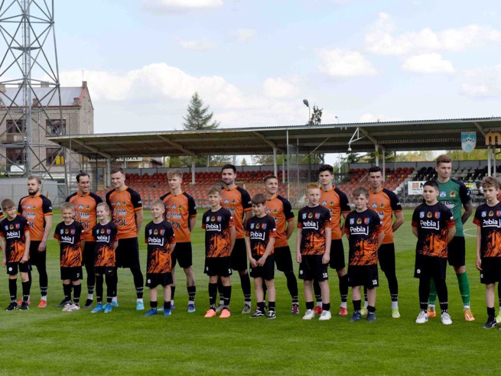 III liga piłkarska. Grupa IV. *KSZO 1929 Ostrowiec Świętokrzyski - Unia Tarnów 2:1