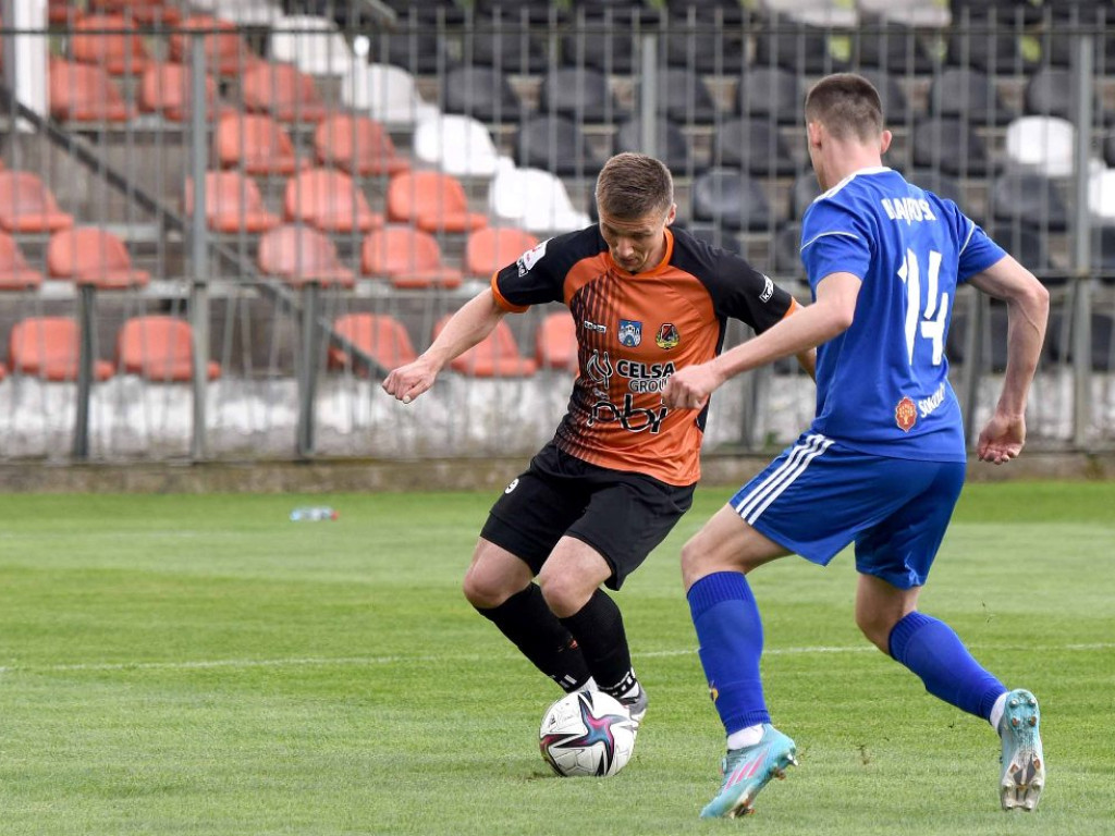 III liga piłkarska. Grupa IV. *KSZO 1929 Ostrowiec Świętokrzyski - Unia Tarnów 2:1