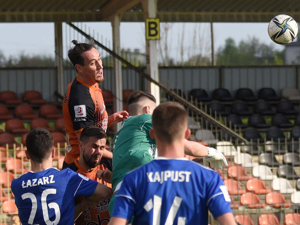 III liga piłkarska. Grupa IV. *KSZO 1929 Ostrowiec Świętokrzyski - Unia Tarnów 2:1