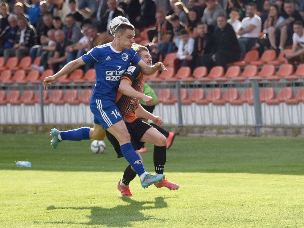III liga piłkarska. Grupa IV. *KSZO 1929 Ostrowiec Świętokrzyski - Unia Tarnów 2:1