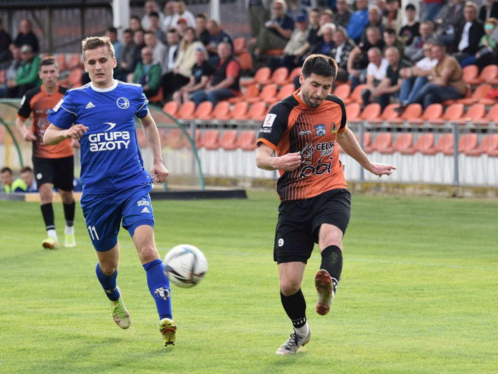 III liga piłkarska. Grupa IV. *KSZO 1929 Ostrowiec Świętokrzyski - Unia Tarnów 2:1