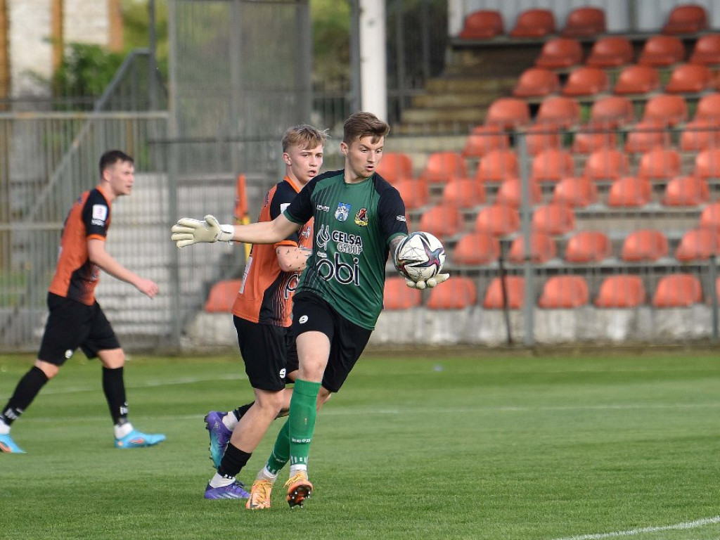 III liga piłkarska. Grupa IV. *KSZO 1929 Ostrowiec Świętokrzyski - Unia Tarnów 2:1