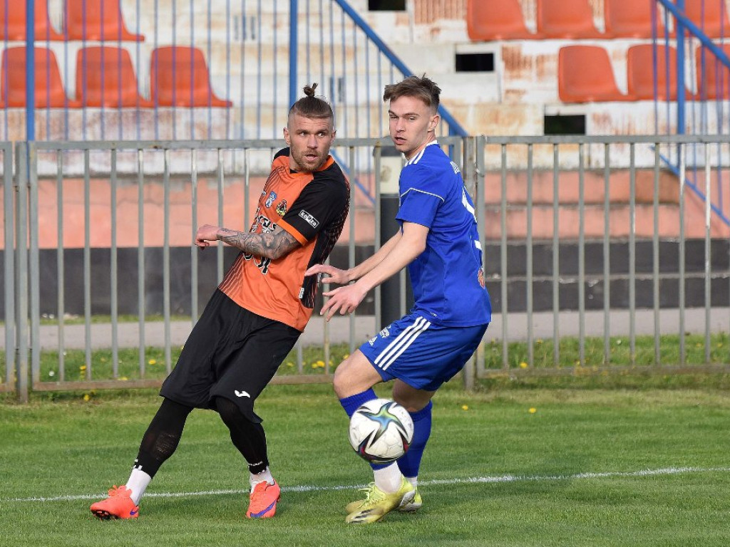 III liga piłkarska. Grupa IV. *KSZO 1929 Ostrowiec Świętokrzyski - Unia Tarnów 2:1
