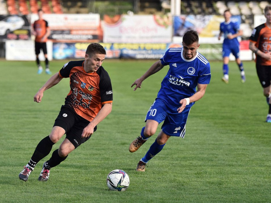 III liga piłkarska. Grupa IV. *KSZO 1929 Ostrowiec Świętokrzyski - Unia Tarnów 2:1