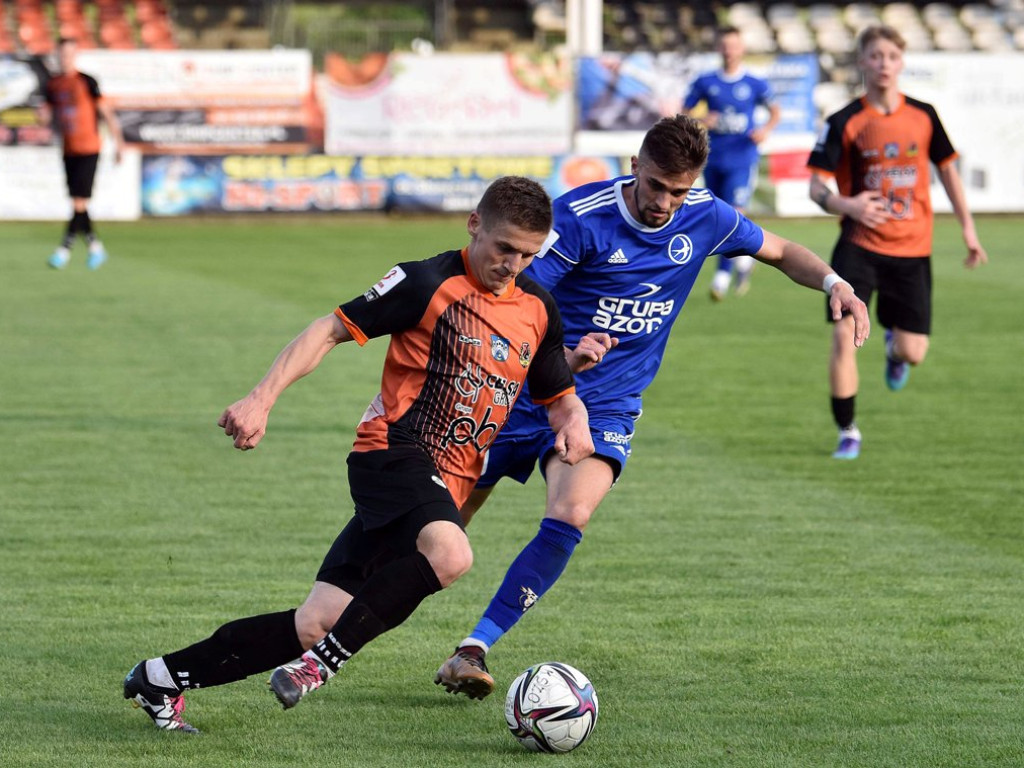 III liga piłkarska. Grupa IV. *KSZO 1929 Ostrowiec Świętokrzyski - Unia Tarnów 2:1