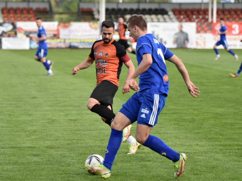 III liga piłkarska. Grupa IV. *KSZO 1929 Ostrowiec Świętokrzyski - Unia Tarnów 2:1