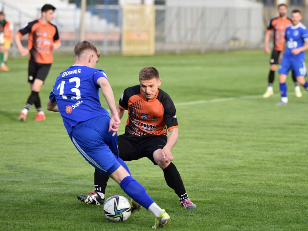 III liga piłkarska. Grupa IV. *KSZO 1929 Ostrowiec Świętokrzyski - Unia Tarnów 2:1