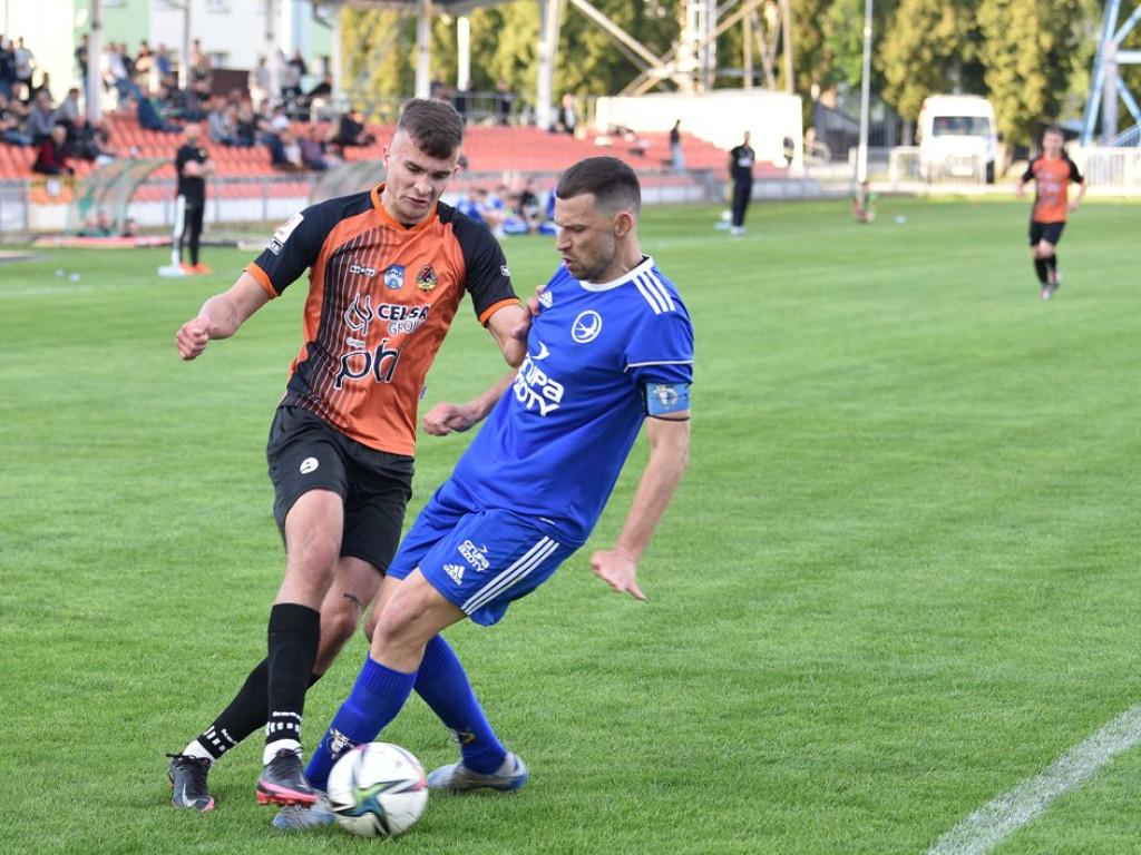 III liga piłkarska. Grupa IV. *KSZO 1929 Ostrowiec Świętokrzyski - Unia Tarnów 2:1